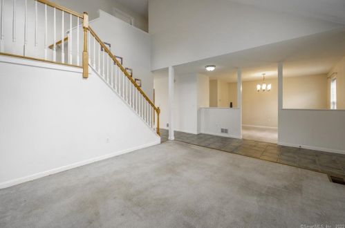 14 Greenview Ter, Middletown CT  06457-8738 exterior