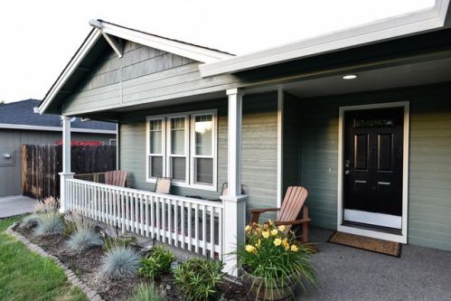 766 Spg Vly Dr, Medford OR  97501-1898 exterior