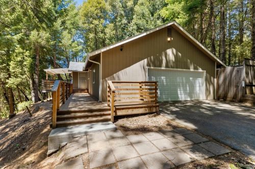 25011 Cobb Dr, Willits, CA 95490-5833