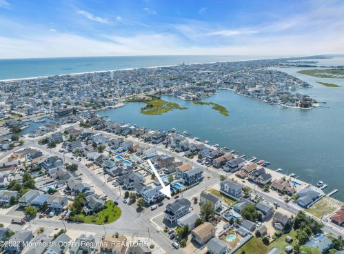 19 Sturgis Rd, Lavallette NJ 08735-2843 exterior