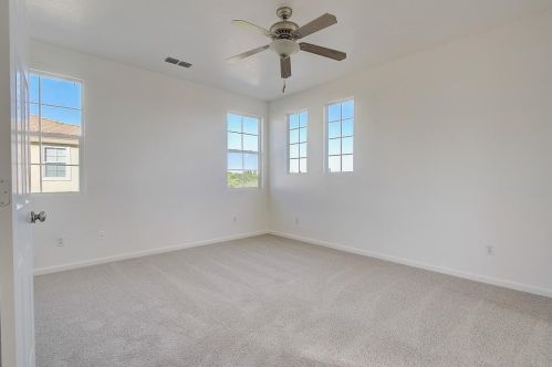 821 Bussing Ct, Folsom, CA 95630-5427
