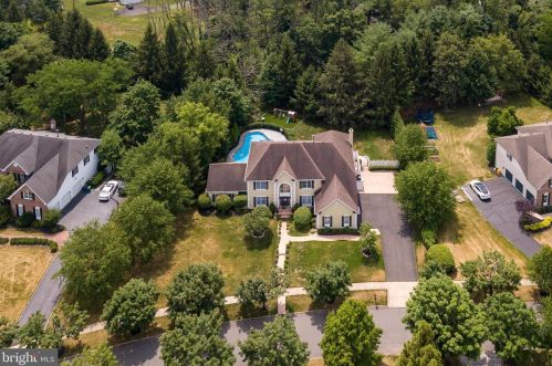 54 Ettl Cir, Princeton NJ  08540-2327 exterior