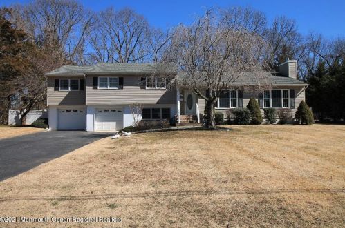 11 Majestic Ave, Lincroft, NJ 07738-1719
