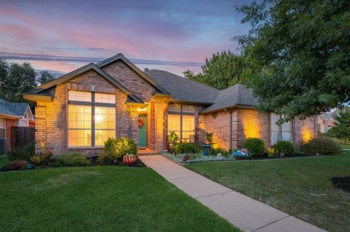 8209 Fin Wood Ct, Fort Worth, TX 76182-8436
