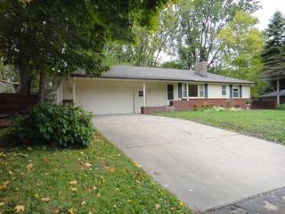 11011 Oak Knoll Ter, Hopkins, MN 55305-2126