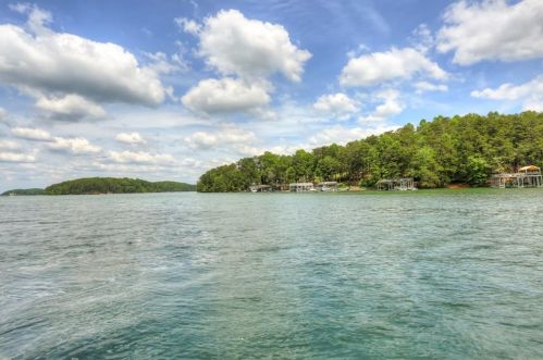 6349 Lakeview Dr, Buford, GA 30518-1129