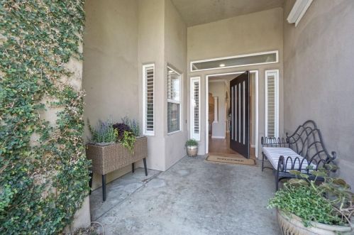 2670 Paradise Dr, Lodi, CA 95242-8327