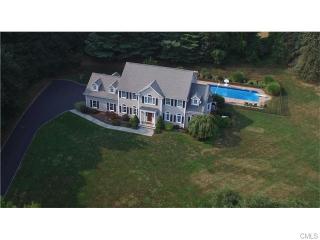 610 Burr St, Fairfield, CT 06824-7109