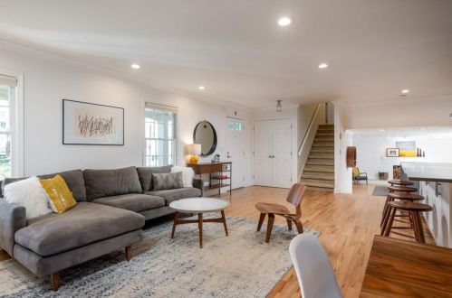 2522 Fontainebleau Dr, Atlanta GA  30360-1230 exterior