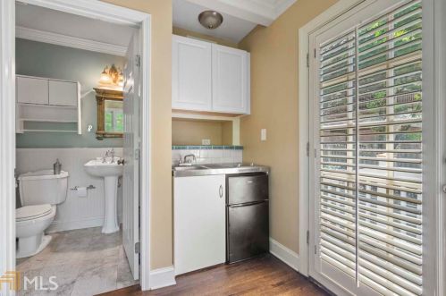 150 Beverly Rd, Atlanta GA  30309-2656 exterior