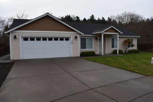 120 Crown Point Rd, Longview, WA 98632-5918