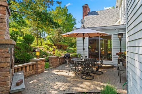 1122 Schiedler Dr, Batavia, IL 60510-8312