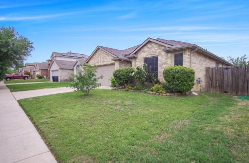 4724 Barnhill Ln, Fort Worth, TX 76135-2534