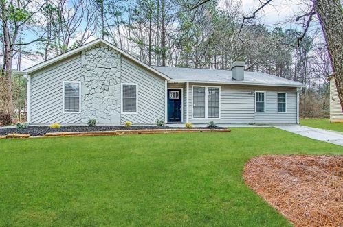 5632 Rock Springs Rd, Lithonia GA  30038-1129 exterior