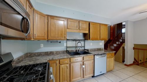 4217 Glen Oaks Dr, Crown Point IN  46307-8961 exterior