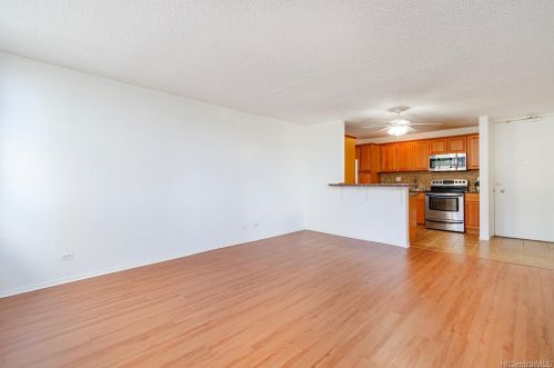 1617 Clark St, Honolulu, HI 96822-4812