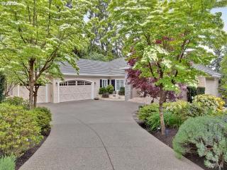 8636 Fair Ridge Way, Portland, OR 97223-7704