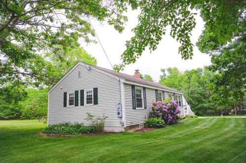 33 Knotwood Dr, Greenfield, NH 03047-4306