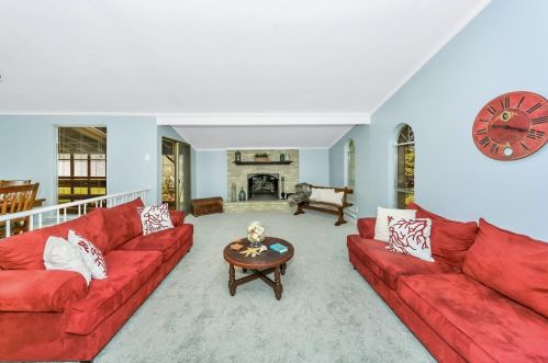 413 Thistle Dr, Garland TX 75043-3236 exterior