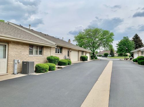 17738 Bos Dr, Orland Park, IL 60467-9377