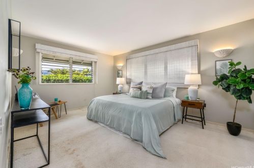 80 Makaweli St, Honolulu HI  96825-2147 exterior