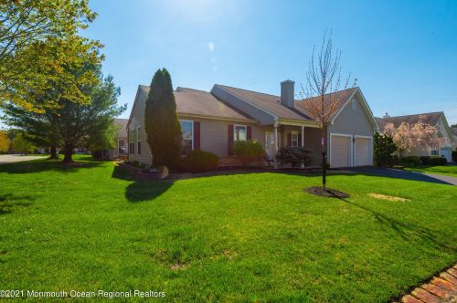 10 Rosedale Ln, Lakehurst, NJ 08759-5150