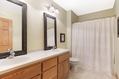 2232 Estates Dr, Saint Paul MN  55122-4038 exterior