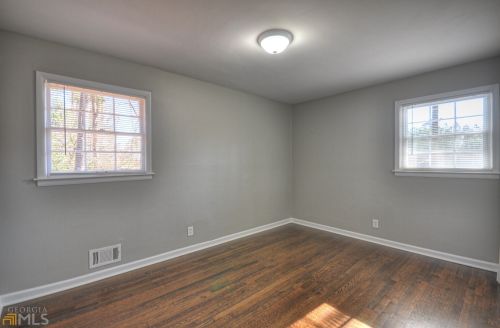 6140 Hillandale Dr, Atlanta GA  30349-4250 exterior