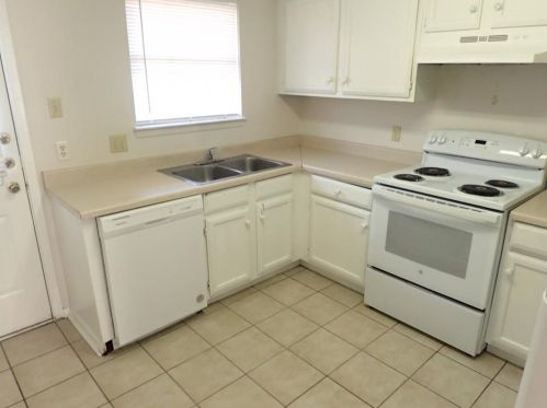 9521 Westpark Dr, Fort Worth TX  76126-3146 exterior
