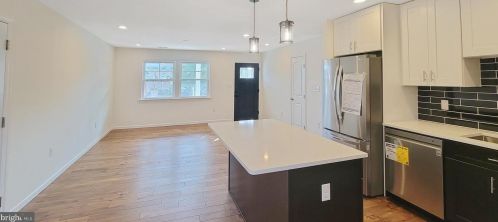 15124 Concord Dr, Woodbridge VA  22193-1640 exterior