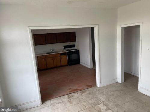 701 9 St, Camden NJ 08102-1721 exterior