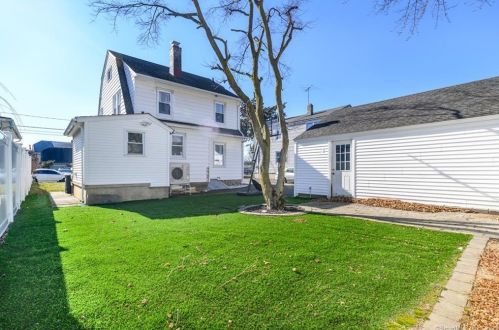 3 Delaware Ave, Norwalk CT  06851-2702 exterior