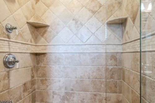 19 Cottonwood Dr, Dover NJ  07869-4707 exterior