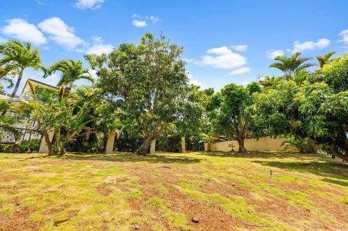 688 Kaulana Pl, Honolulu HI  96821-2533 exterior