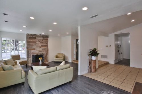 2310 San Lorenzo Ave, Santa Ana CA 92704-6039 exterior