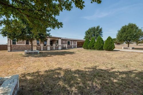 9200 Magnolia Blossom Trl, Fort Worth, TX 76131-4128