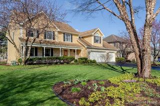 1360 Saxon Ln, Naperville, IL 60564-5100