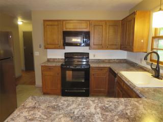 1529 Nichols St, Manhattan KS  66503-2447 exterior