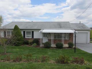 48 Circle Dr, York, PA 17402-4901