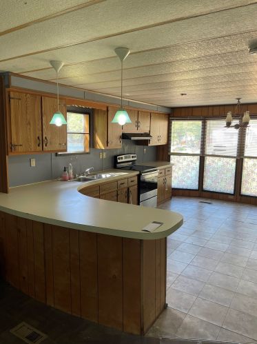 45 Monroe Ave, Allenstown, NH 03275-2406