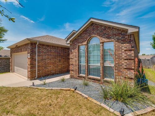 8615 Chalk Canyon Dr, Dallas, TX 75249-4025