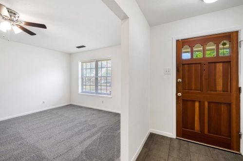 2612 Avenida Loop, Irving, TX 75062-5131