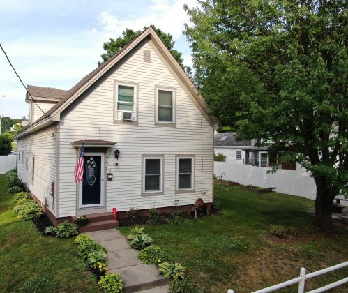 23 Cheney St, Unity, NH 03773-1418