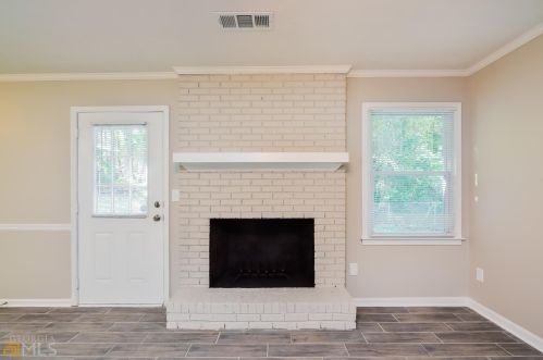 1642 Sugarmaple Dr, Conyers GA  30094-6286 exterior