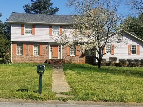 3944 Thornhill Dr, Lilburn, GA 30047-7618