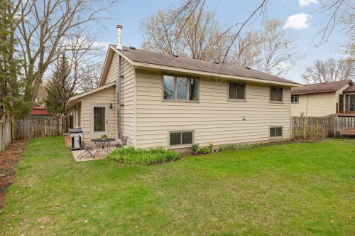 5498 Daisy Ct, Saint Paul MN  55110-2218 exterior
