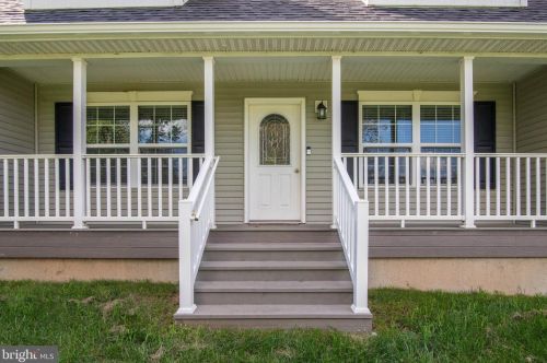 76 Dew Drop Rd, York, PA 17403-5105