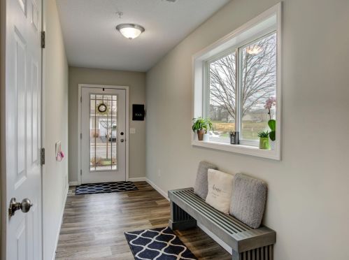 8555 Gateway Cir, Monticello, MN 55362-4623