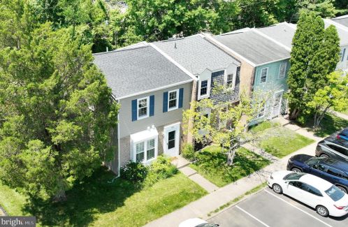 5824 Burke Manor Ct, Springfield VA  22015-3103 exterior