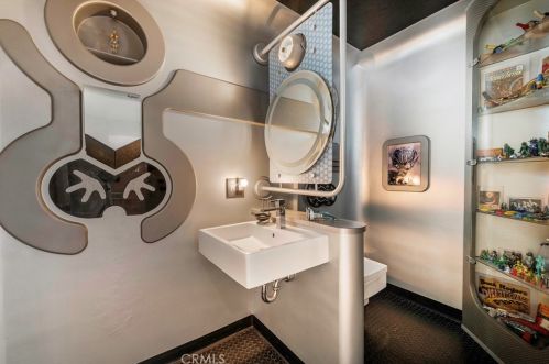 1107 Riviera Dr, Santa Ana CA 92706-1841 exterior